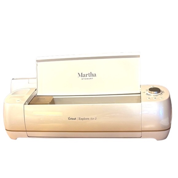 NWOT-Cricut Explore Air 2 Limited Edition Martha Stewart Version in Gold & White - Picture 9 of 9